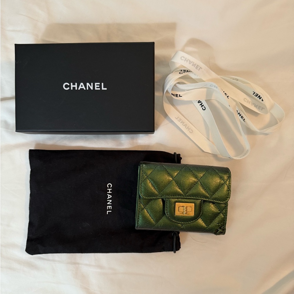 CHANEL Emerald Green Quilted Coin Purse